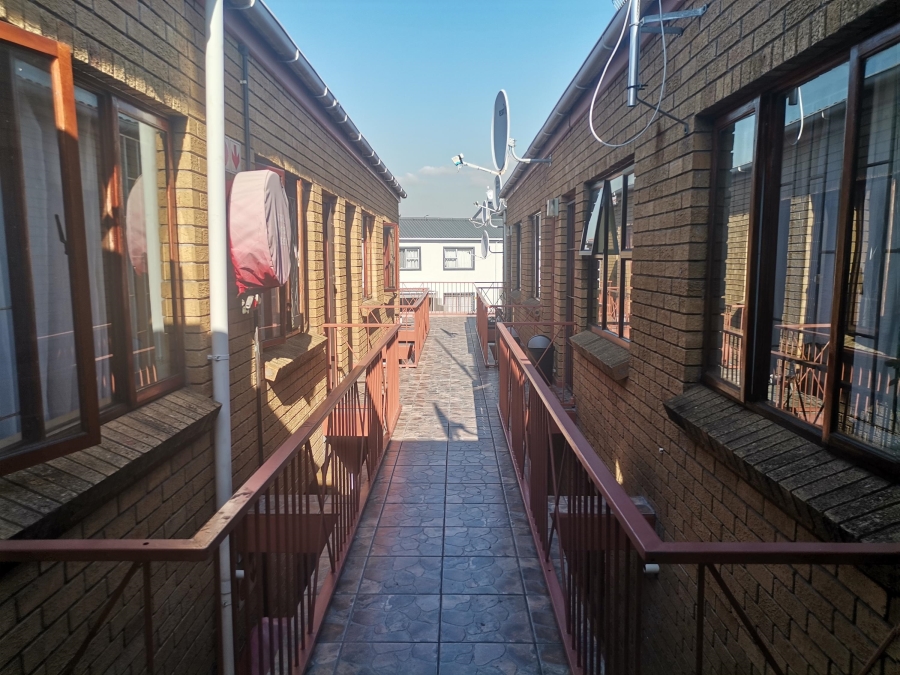 To Let 1 Bedroom Property for Rent in Brackenfell Central Western Cape